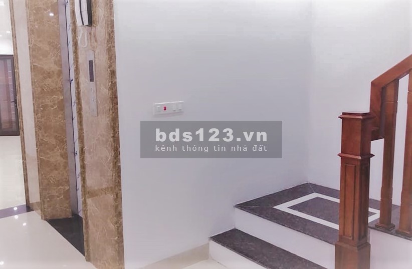 Cực hiếm 7 tầng thang máy gara ô tô tránh Trần Quốc Hoàn kinh doanh, giá chỉ 8 tỷ 8