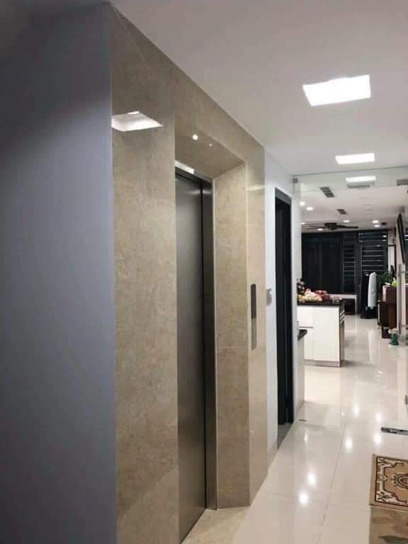 Kinh doanh, thang máy, ô tô tránh, phố Nhân Hòa, Thanh Xuân, dt 61m2, 7 tầng, giá 18 tỷ