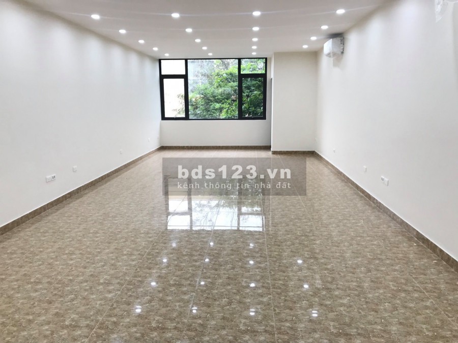 Thuê văn phòng không cần cọc tại 17/100 Trung Kính 70m2, lhcc: 0974 352 961