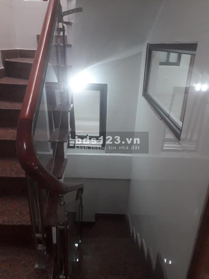 Đàm Quang Trung, Long Biên, mặt phố ngay góc văn phong kinh doanh, dt 80m2, 6 tầng, mt 4m