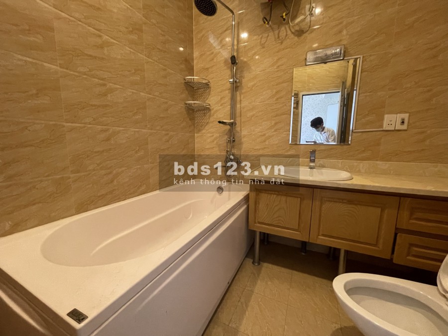 Cho thuê căn hộ studio view trực diện mặt Hồ Tây full đồ giá 650$/tháng, liên hệ 0966286718