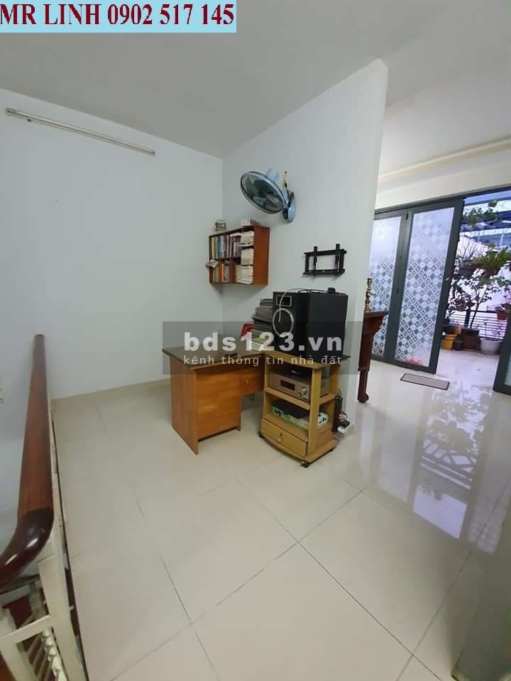 Bán nhà riêng HXH Lý Thánh Tông, Tân Phú, diện tích sử dụng 55m2, 3 tầng giá rẻ mùa dịch