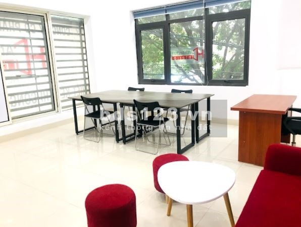 Cho thuê văn phòng, mặt bằng kinh doanh khu vực Hoàng Quốc Việt dt 35m2, giá 4 triệu/tháng