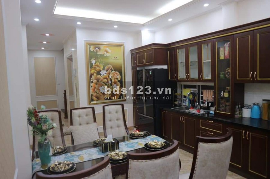 Lạc Long Quân diện tích 54m2, 6 tầng, thang máy, full nội thất, nhà mới, giá bán 11.5 tỷ, lhcc