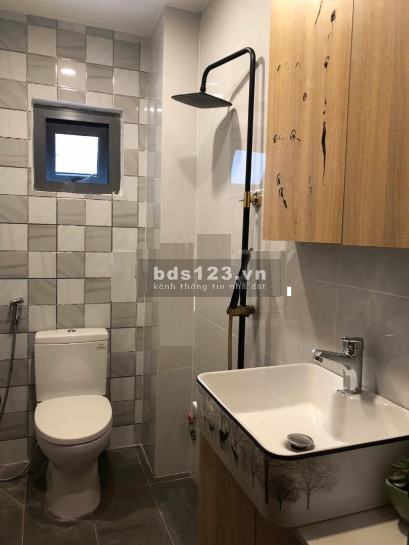 Nhà hẻm xe hơi Trần Hưng Đạo dt 4mx13m, bê tông cốt thép, nhà mới xịn xò, giá thương lượng