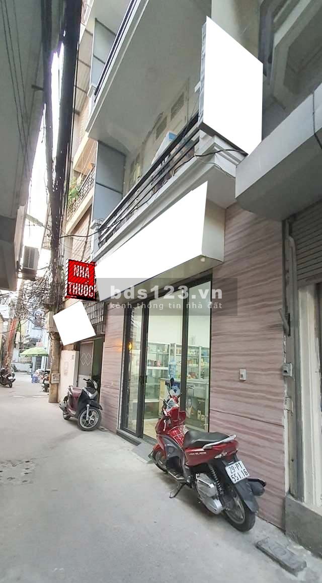 Ngã tư Phạm Văn Đồng, Xuân Thủy, diện tích sử dụng 50m2, 4 tầng, kinh doanh tốt, giá 5 tỷ mốt