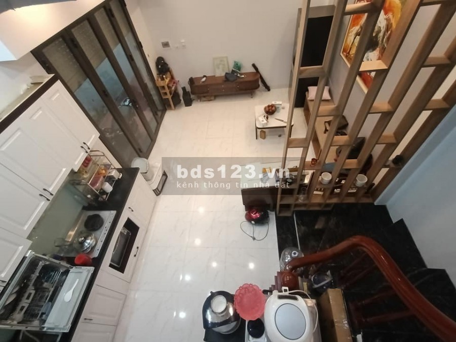 Chính chủ hạ chào 150 triệu bán nhanh nhà Phú Viên, 5 tầng, mt 6.5m, giá bán 3.1 tỷ, sổ sẵn