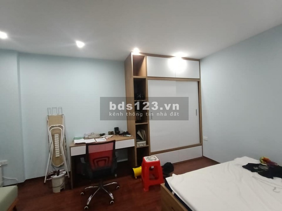 Chính chủ hạ chào 150 triệu bán nhanh nhà Phú Viên, 5 tầng, mt 6.5m, giá bán 3.1 tỷ, sổ sẵn