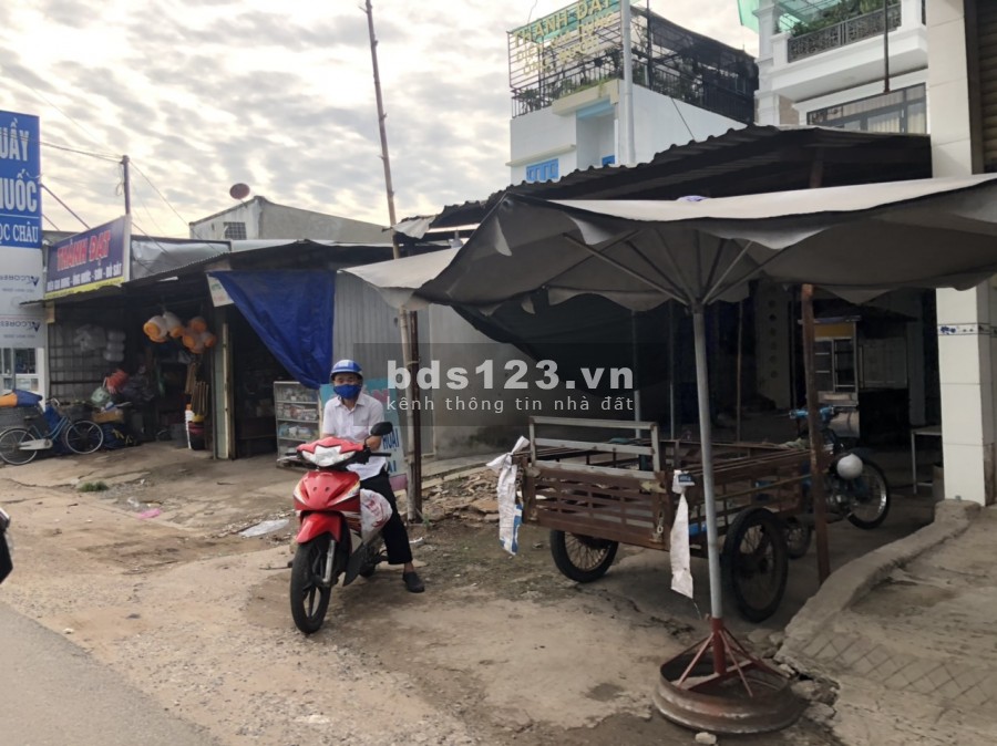 Chính chủ kẹt vốn làm ăn bán gấp lô đất dt 1000m2 ngay xã Bàu Cạn, giá rẻ 1.5 triệu/m2