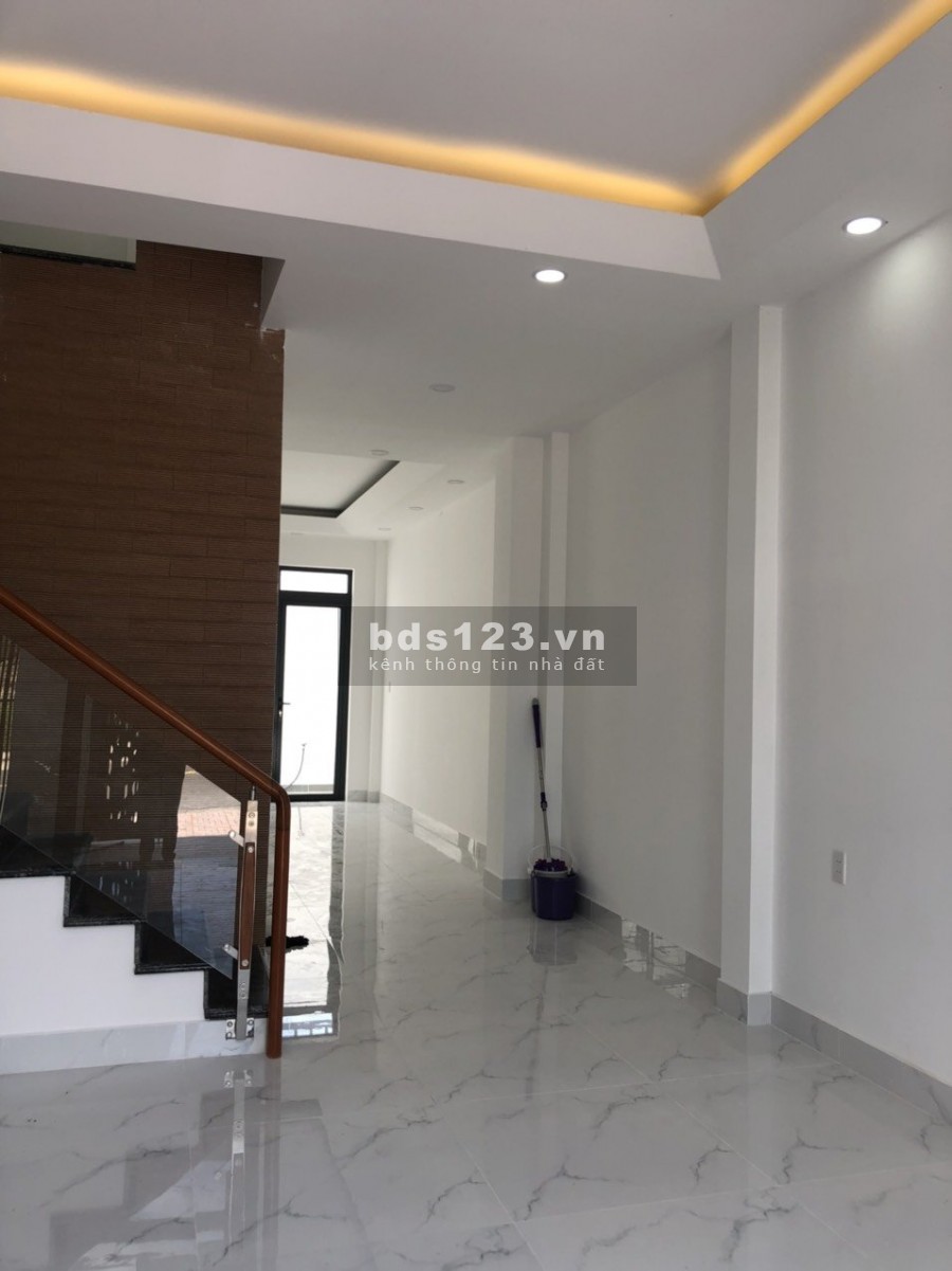 Còn 2 căn nhà xây mới 1 trệt 2 lầu 80m2 SHR, hướng TB, mặt tiền KĐT South Wave
