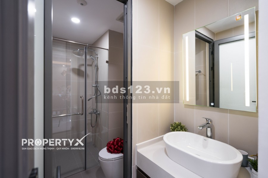 Bán căn 2pn Grand Center view biển giá 2.2 tỷ, tặng gói bảo hiểm 400 triệu, ck thêm 1 chỉ vàng