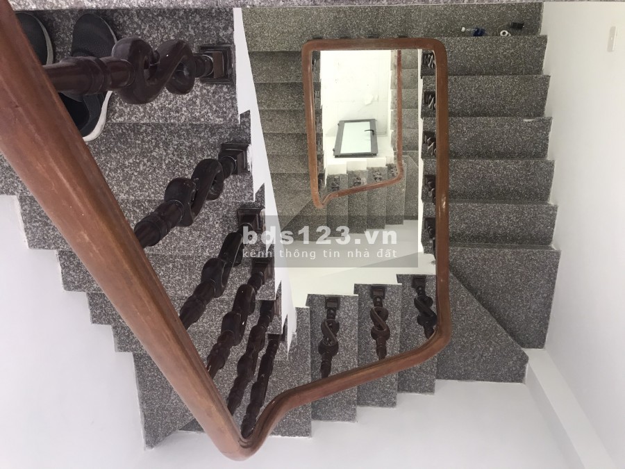 Hot nhà Minh Khai Bạch Mai Mai Động, gần Times City, dt 45m2, 3 phòng ngủ, chỉ 70 triệu/m2