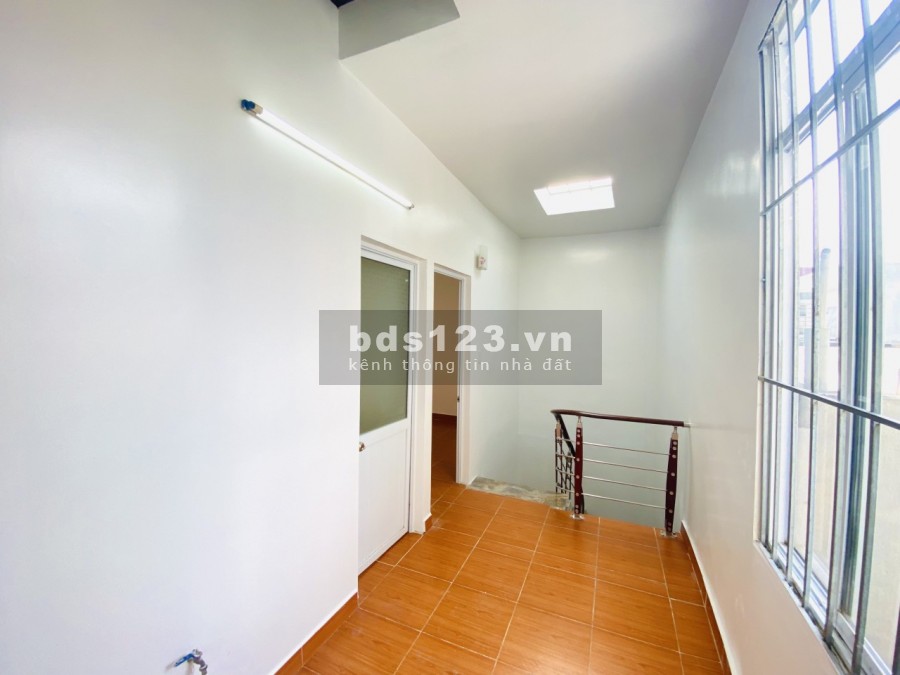 Bán nhà 3 tầng ngõ 237 Đằng Hải, giá bán 1.45 tỷ, đúc 3 tầng, dtsd 35m2, liên hệ 0328452656