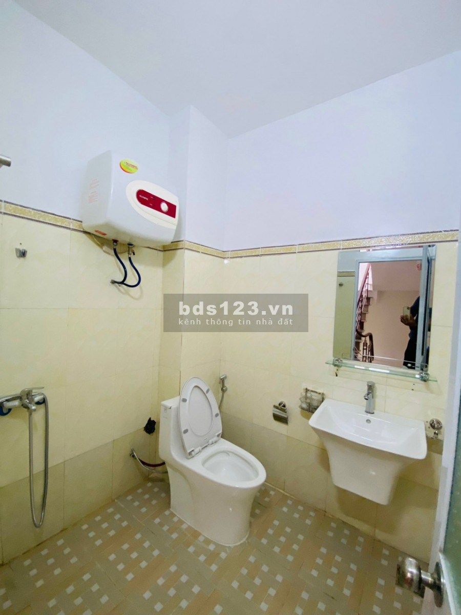 Bán nhà 3 tầng ngõ 237 Đằng Hải, giá bán 1.45 tỷ, đúc 3 tầng, dtsd 35m2, liên hệ 0328452656