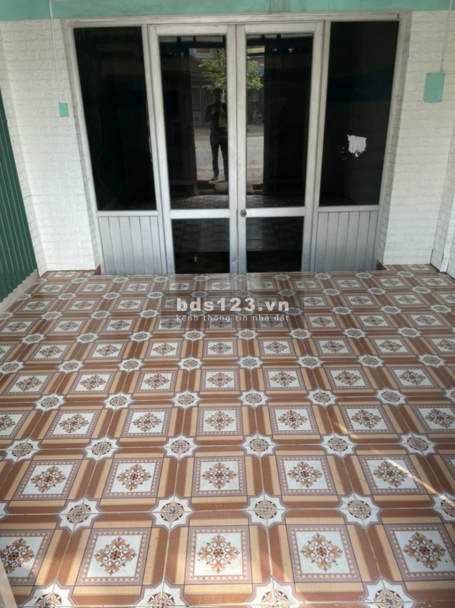 Giá đình cần bán nhà Kinh Môn trung tâm Phú Thứ giá rẻ liên hệ Quốc Đại 0368781567
