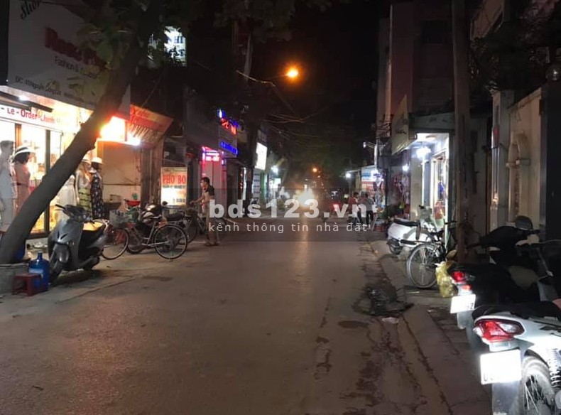 Bán nhà Nam Từ Liêm ô tô, đẹp mới nội thất, đt 40m2, 6m, mặt tiền rộng, giá chỉ 6 tỷ tròn