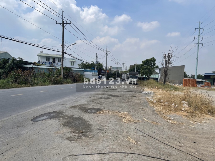 Chính chủ cần bán đất mặt tiền đường Võ Văn Bích cách Cầu Xáng 400m nằm giáp Huyện Hóc Môn