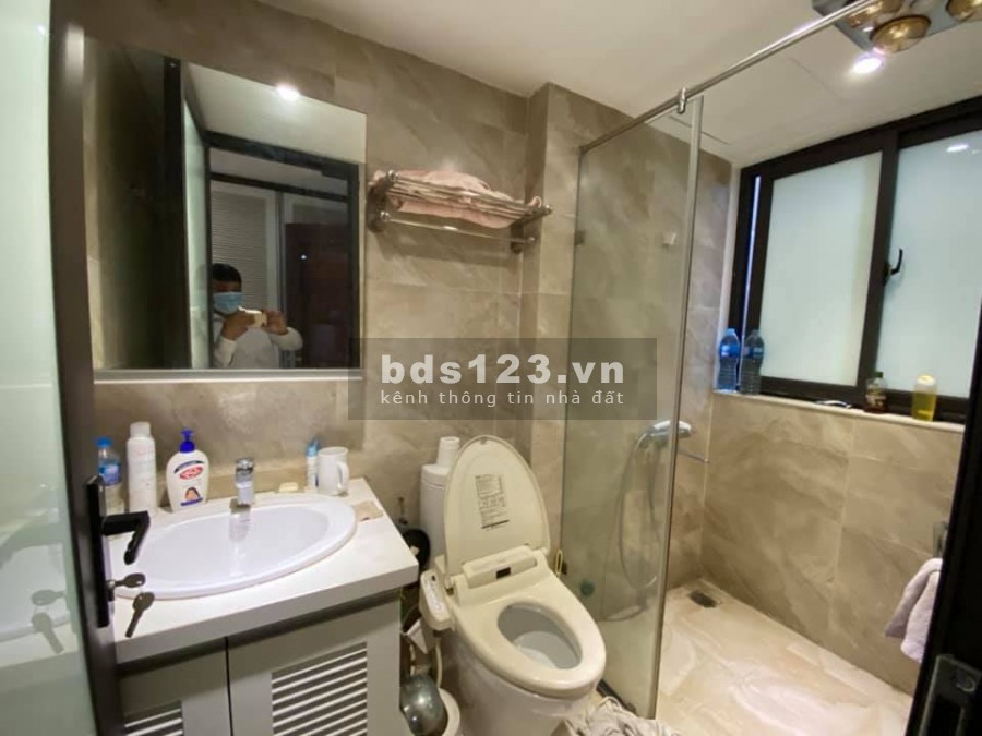 Bán nhà Nguyễn Văn Huyên nhà Vip 2 mặt thoáng, nôij thất tiền tỷ, dt 50m2, giá bán 8.5 tỉ