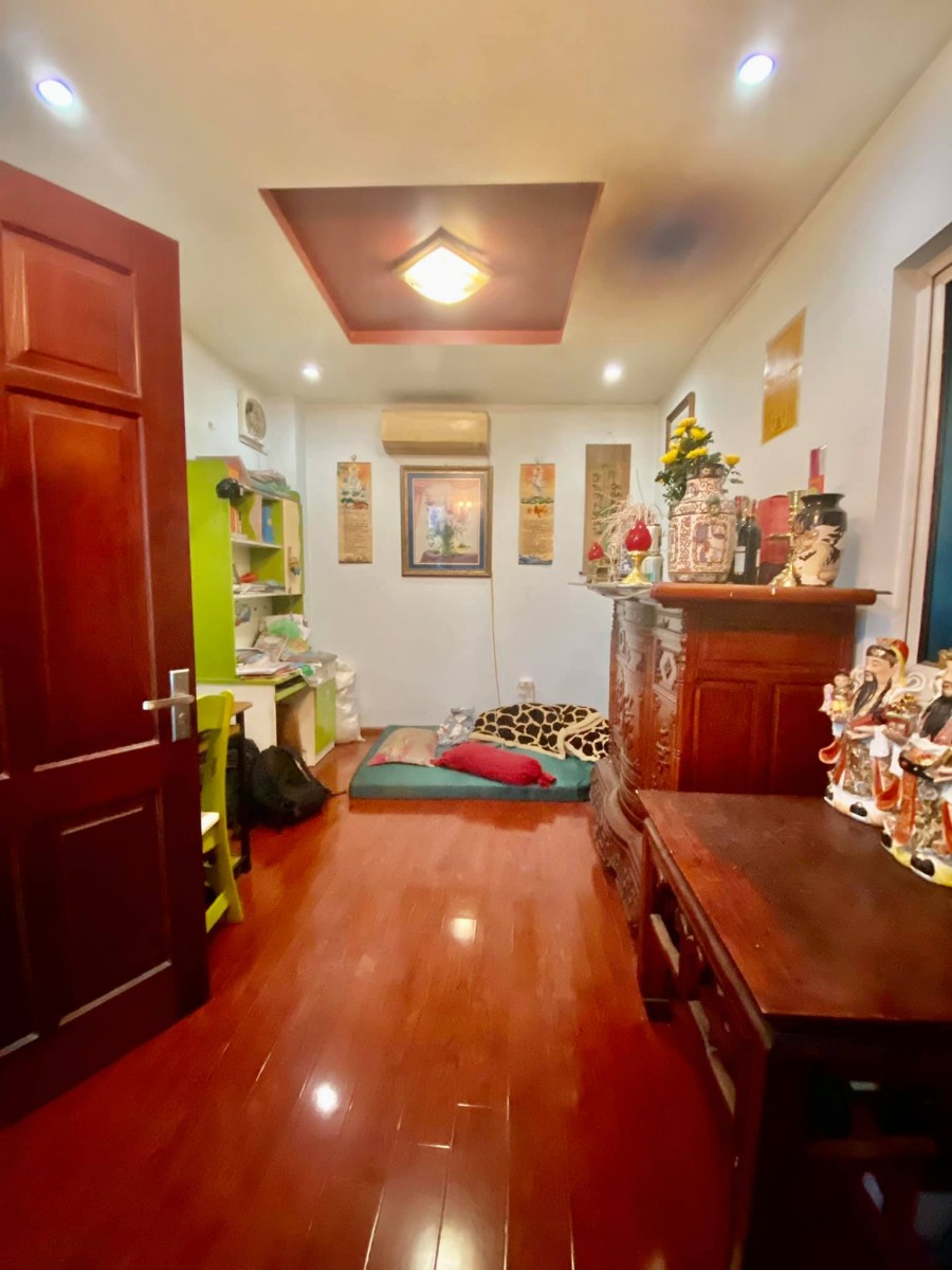 Bán nhà phố Kim Giang, Thanh Xuân đt 35m2, 5 tầng, mt 5m, giá 2.5 tỷ, nhà mới, ở luôn