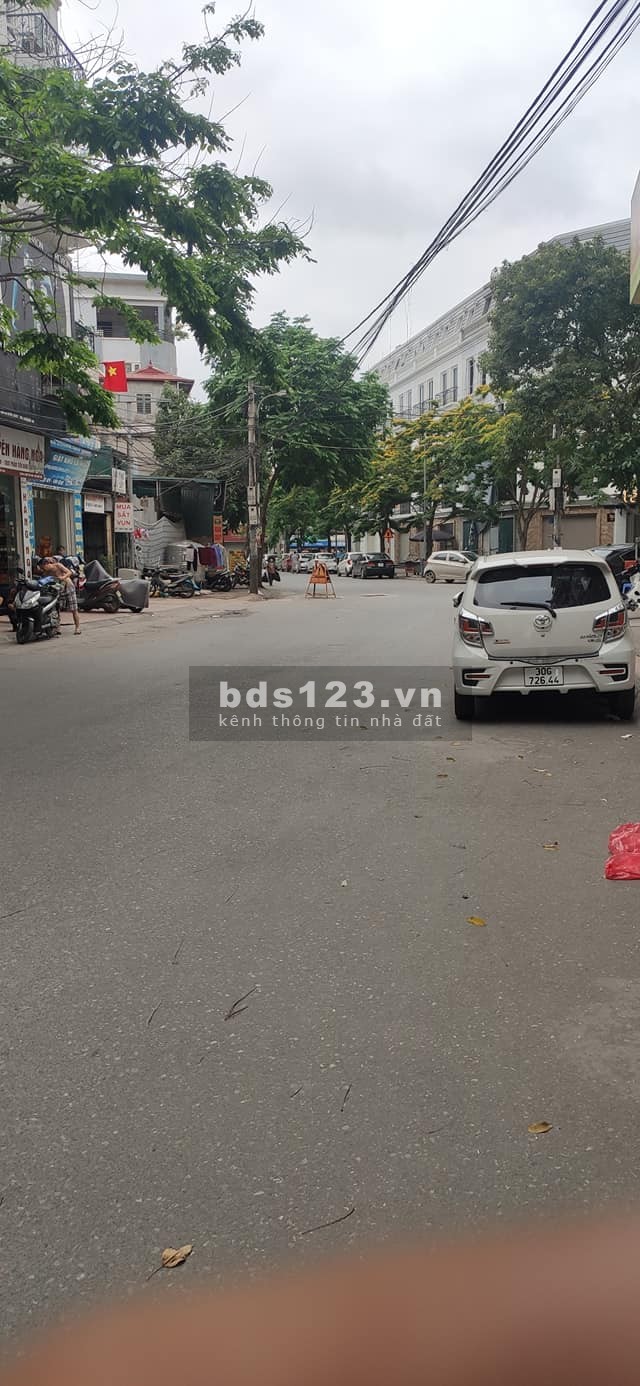 Nhà Nguyễn Sơn diện tích 98m2 5 tầng mặt tiền 5m o tô Tránh Dừng Đỗ ngày đêm, giá 11 tỷ