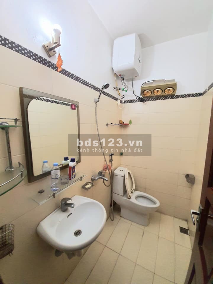/Bán đất tặng nhà nguyên căn 2 tầng dốc Vạn Kiếp gần phố cổ dt 52m2, giá bán 2.75 tỷ