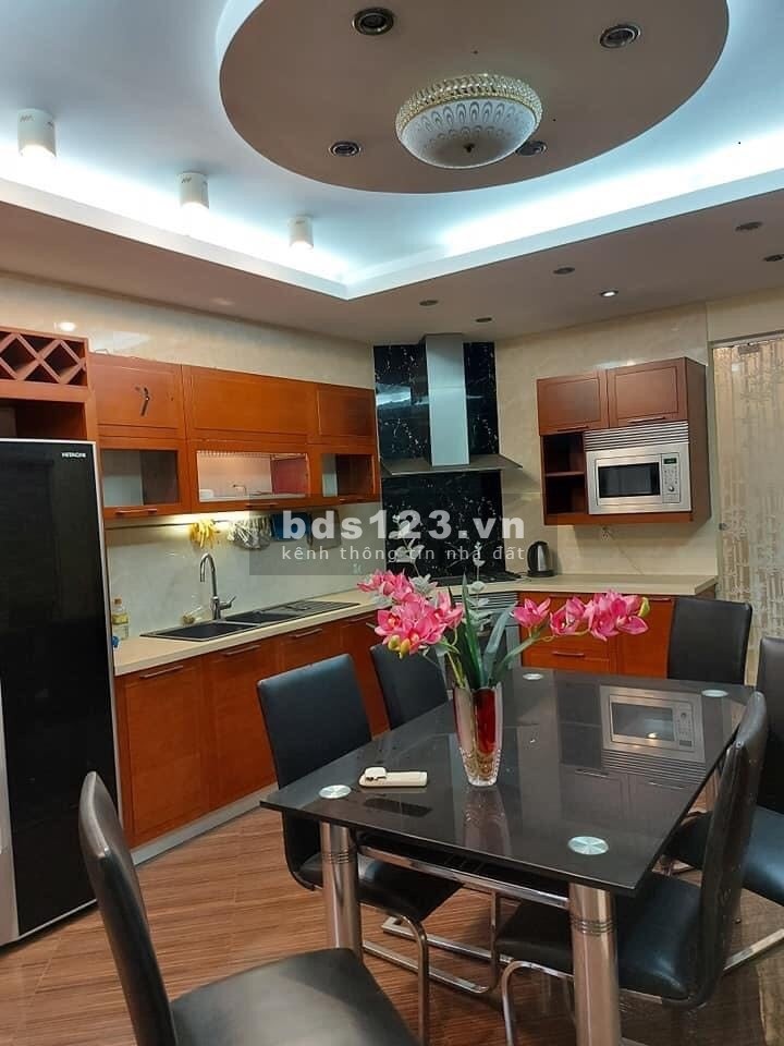 Bán nhà 200 Nguyễn Lân, dt 35m2, giá bán 3.2 tỷ, ô tô tránh, kinh doanh đỉnh, khu dân trí cao