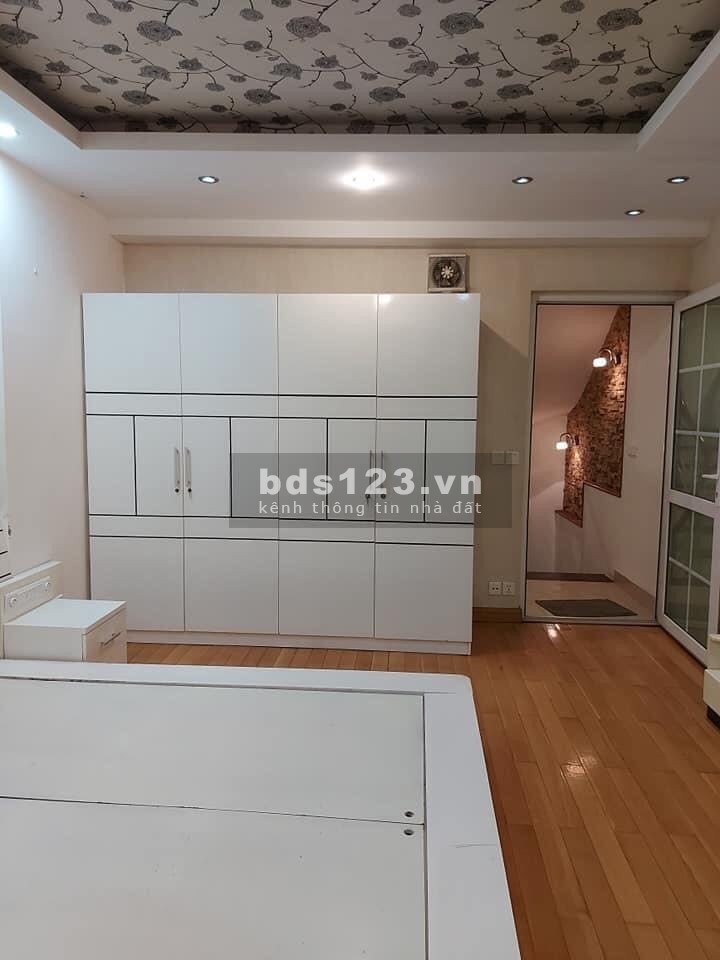 Bán nhà 200 Nguyễn Lân, dt 35m2, giá bán 3.2 tỷ, ô tô tránh, kinh doanh đỉnh, khu dân trí cao