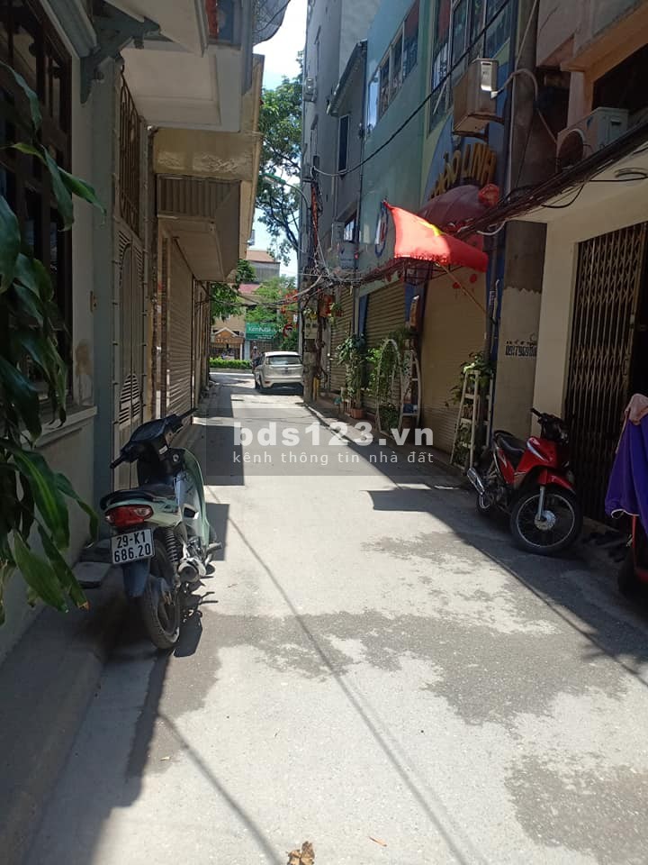 Bán đất tặng nhà cấp 4 phố Đức Giang, Long Biên, phân lô, đường ô tô, dt 52m2, giá 3.3 tỷ