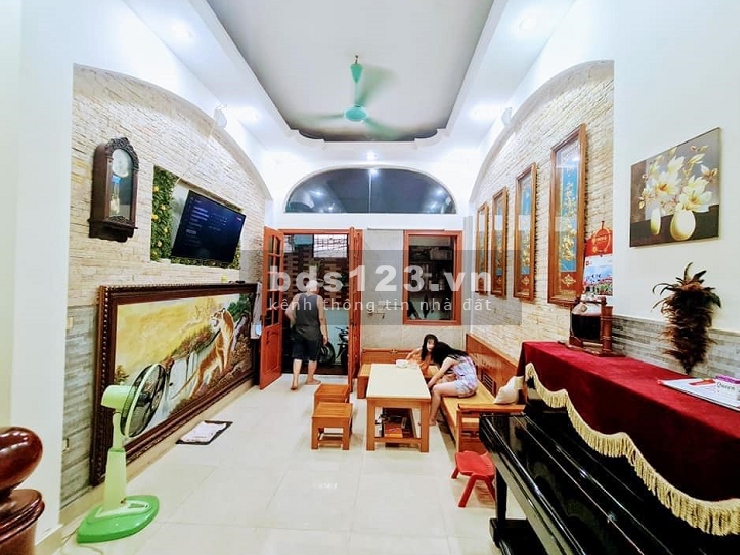 Bán nhà phố Nguyễn Hoàng khu cực ít nhà bán diện tích sử dụng 39m2 giá bán 3,2 tỷ.