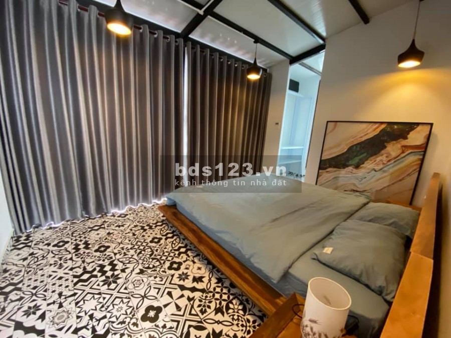 Bán nhà Nghĩa Tân, diện tích sử dụng 45m2, 5 tầng giá 75 triệu/m2, lô góc, 2 mặt thoáng