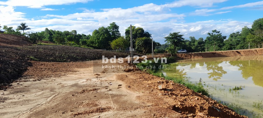 Chuyển nhượng 1441m2, có 200m2 thổ cư view hồ tại Đồng Chanh, Lương Sơn, Hoà Bình