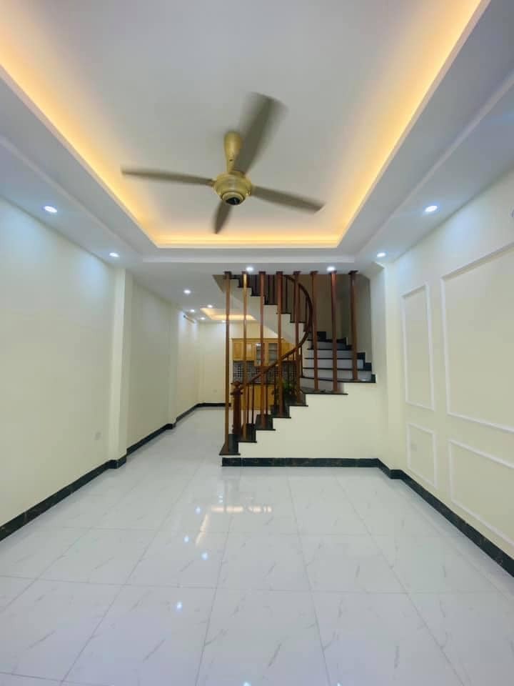 Bán nhà Khương Trung diện tích sử dụng 38m2 5 tầng 5 phòng ngủ giá cực rẻ chỉ 3 tỷ 650