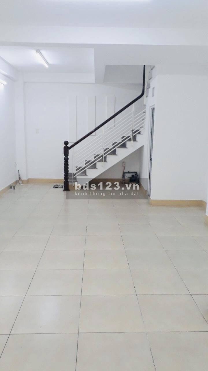 Bán nhà dt 40m2, 4 lầu BTCT, giá bán 5,8 tỷ đường Hoàng Văn Thụ, phường 4, Tân Bình