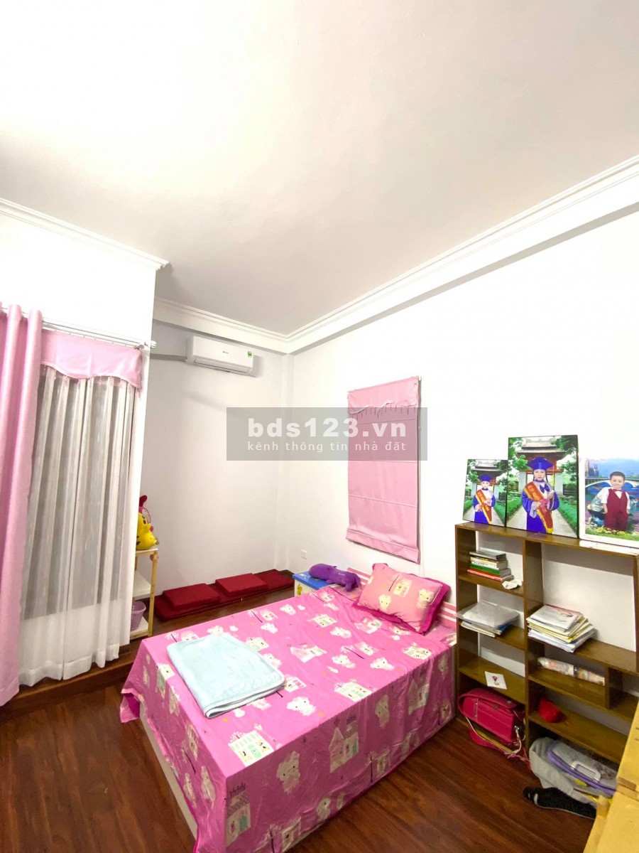 Siêu phẩm đường Láng, gần phố ngõ rộng, tặng nội thất, d6 60m2, giá nhỉnh 4 tỷ, lhcc
