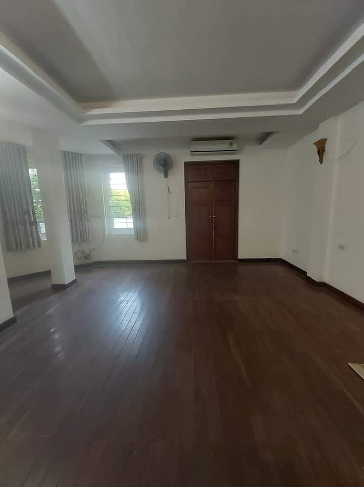 Bán Nhà MP Lê Lợi, Hà Đông, QUÁ RẺ, Lô Góc, KD Sầm uất, 4 Tầng, Giá 7.5 tỷ.
