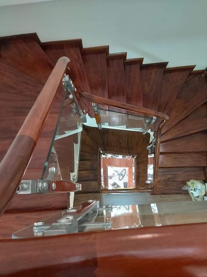 Bán Nhà MP Lê Lợi, Hà Đông, QUÁ RẺ, Lô Góc, KD Sầm uất, 4 Tầng, Giá 7.5 tỷ.