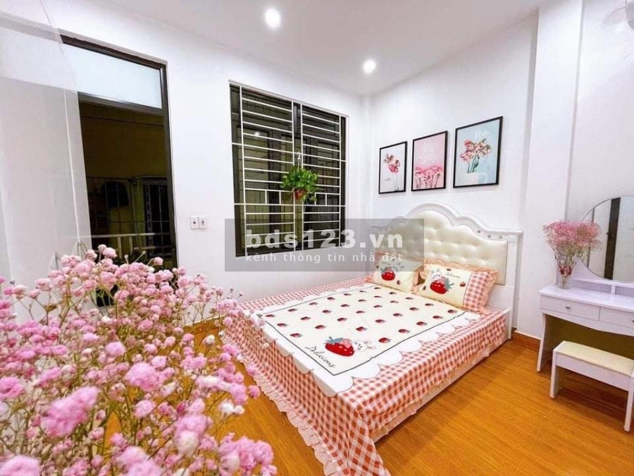 Bán nhà riêng Đại Mỗ, Nam Từ Liêm, diện tích 55m2, ô tô đỗ, 3 mặt thoáng, giá nhỉnh 5 tỷ