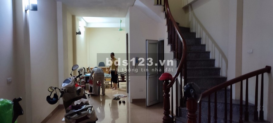 Chính chủ bán nhà liền kề La Khê Quận Hà Đông diện tích 50m2 thang máy, sổ đỏ chính chủ