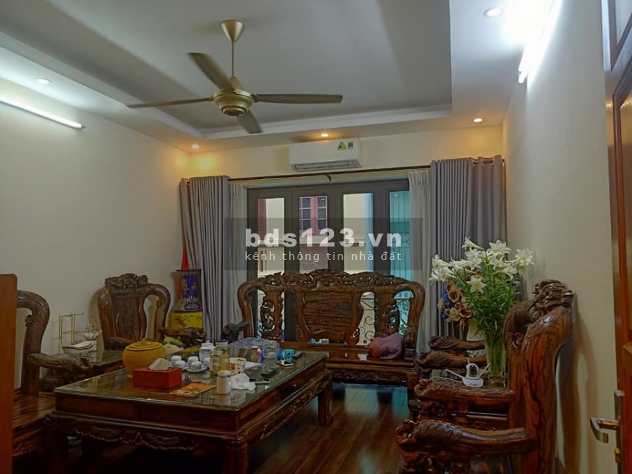 Cực hiếm nhà mới phân lô Định Công Thượng, ô tô vào nhà, dt 55m, 5 tầng, giá 7.5 tỷ. Hoàng Mai