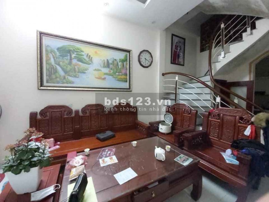 Nhà đẹp Nguyễn Văn Cừ Quận Long Biên diện tích sử dụng 60m2 đúc 4 tầng, giá bán 4.8 tỷ