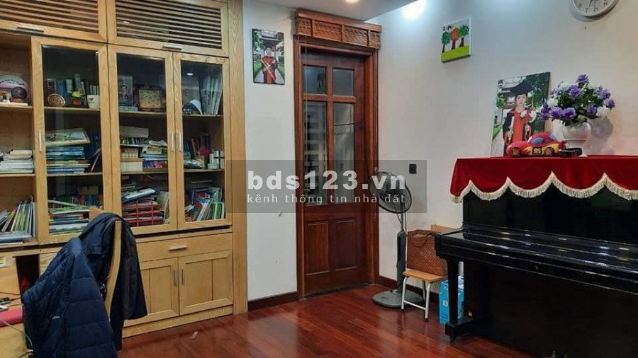 Bán nhà Phú Đô, mặt ngõ lại có sân vườn diện tích sử dụng 47m2, 5 tầng, giá bán 3.x tỷ