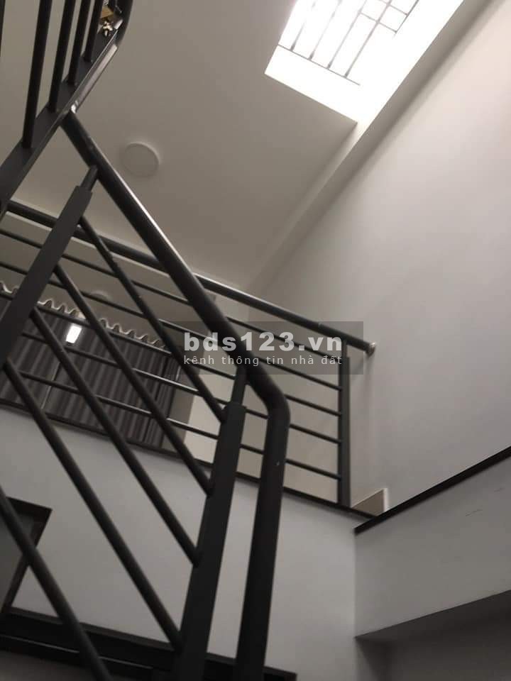 Nhà 4 tầng, HXH quay đầu. Nguyễn Thái Bình, P.12, Tân Bình. 6,1 tỷ