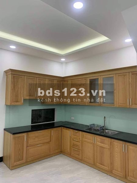 Nhà đẹp ngõ thông Trịnh Văn Bô, ô tô đỗ diện tích 45m2 đúc 4 Tầng giá bán 3.3 tỷ, lhcc