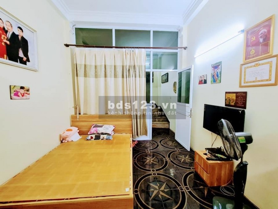 Bán nhà phố Nguyễn Hoàng khu cực ít nhà bán diện tích sử dụng 39m2 giá bán 3,2 tỷ.