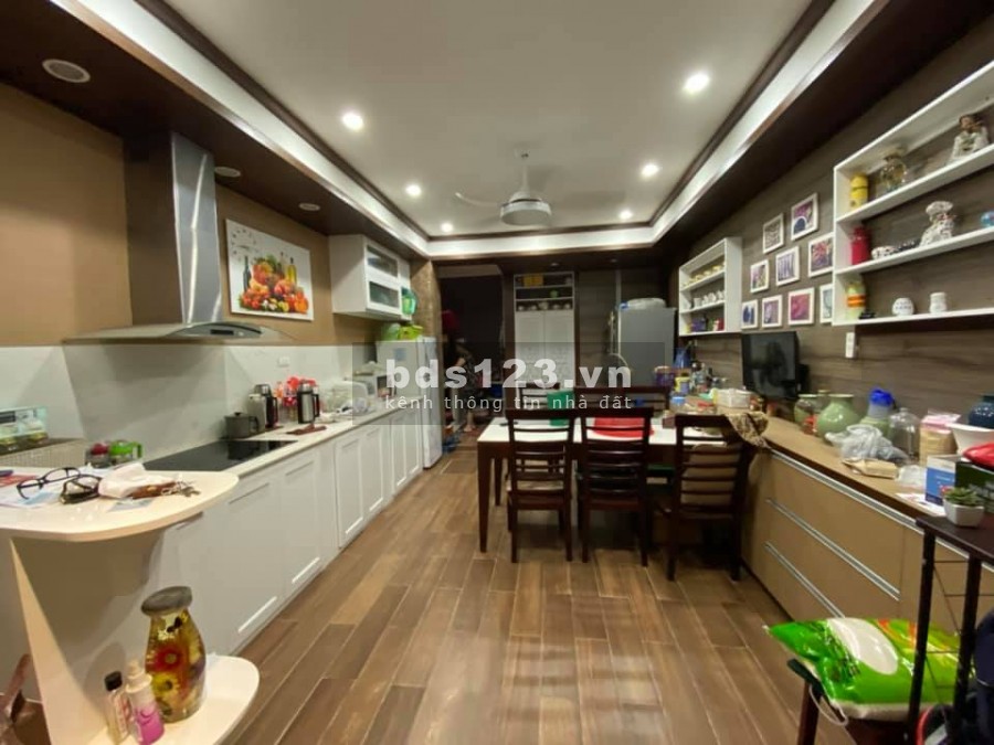 Bán nhà Nguyễn Văn Huyên nhà Vip 2 mặt thoáng, nôij thất tiền tỷ, dt 50m2, giá bán 8.5 tỉ