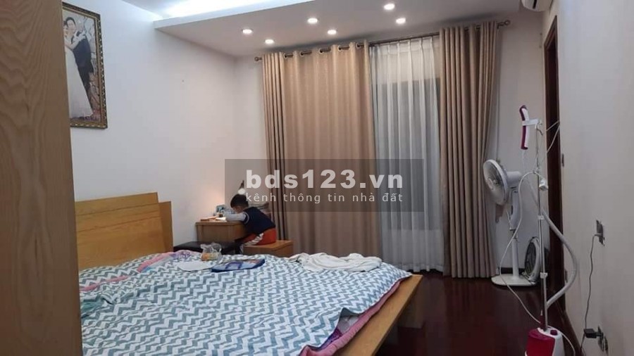 Bán nhà Phú Đô, mặt ngõ lại có sân vườn diện tích sử dụng 47m2, 5 tầng, giá bán 3.x tỷ