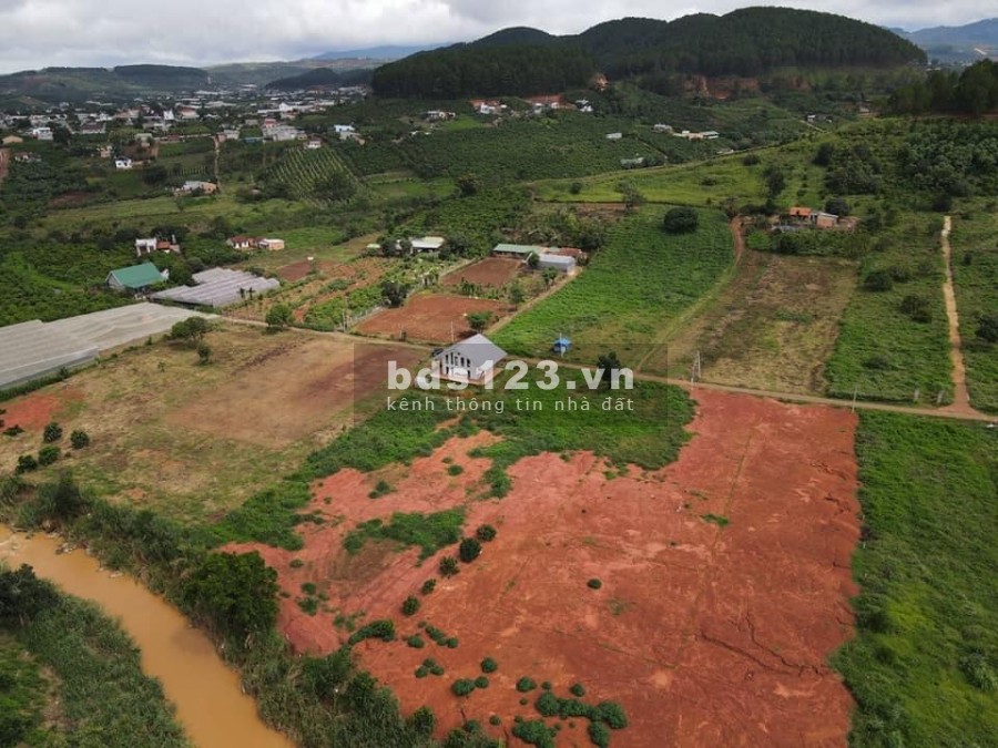 Bán đất Nam Ban, gần Thác Voi, diện tích sử dụng 242m2, giá bán 659 triệu view đồi.