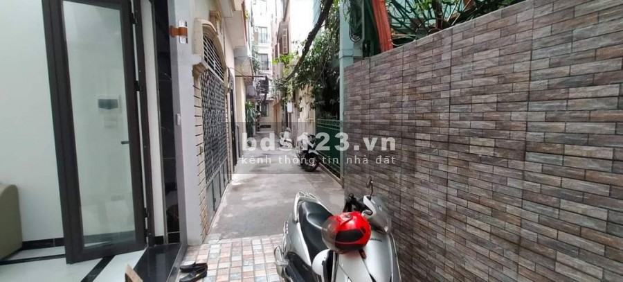 Bán nhà Quận Thanh Xuân, sát royal city diện tích sử dụng 35m2, giá bán 4.2 tỷ, sổ chính chủ