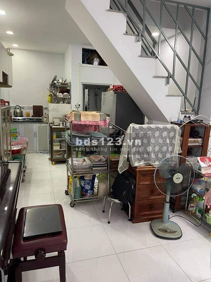 Bình Thạnh, p11 Trần Quý Cáp dt 23m2 giá 2.75 Tỷ hẻm ba gác nhà xinh đủ công năng, lh 0969476617