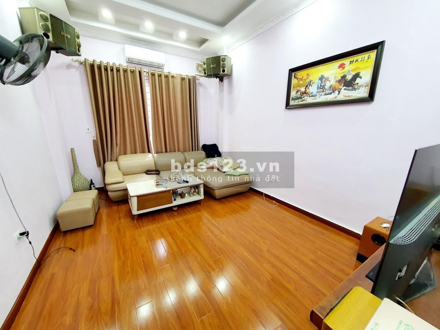 Bán nhà riêng Đại Mỗ, Nam Từ Liêm, diện tích 55m2, ô tô đỗ, 3 mặt thoáng, giá nhỉnh 5 tỷ